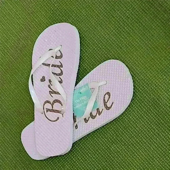 Bride flip flops, comb short veil with pearl accents, comb tiara, and sash set! - Picture 10 of 13